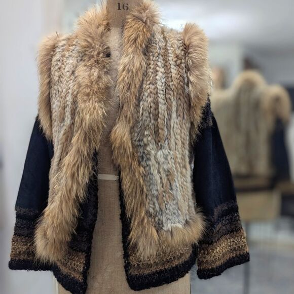 Knitted Fur Vest - Picture 2 of 8